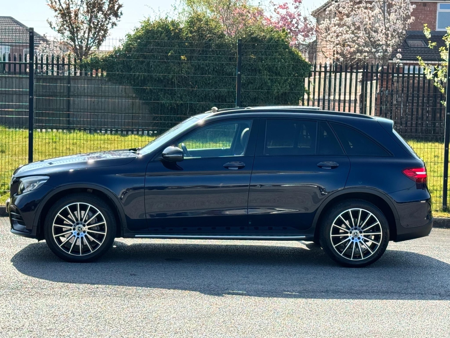 Used Mercedes-Benz GLC 2019 for sale - 76562315: Photo 4
