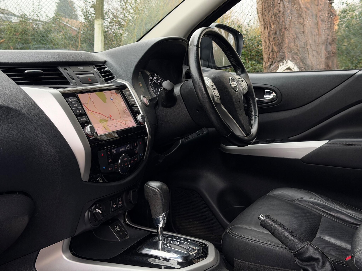 Used Nissan Navara 2021 for sale - 77387171: Photo 17