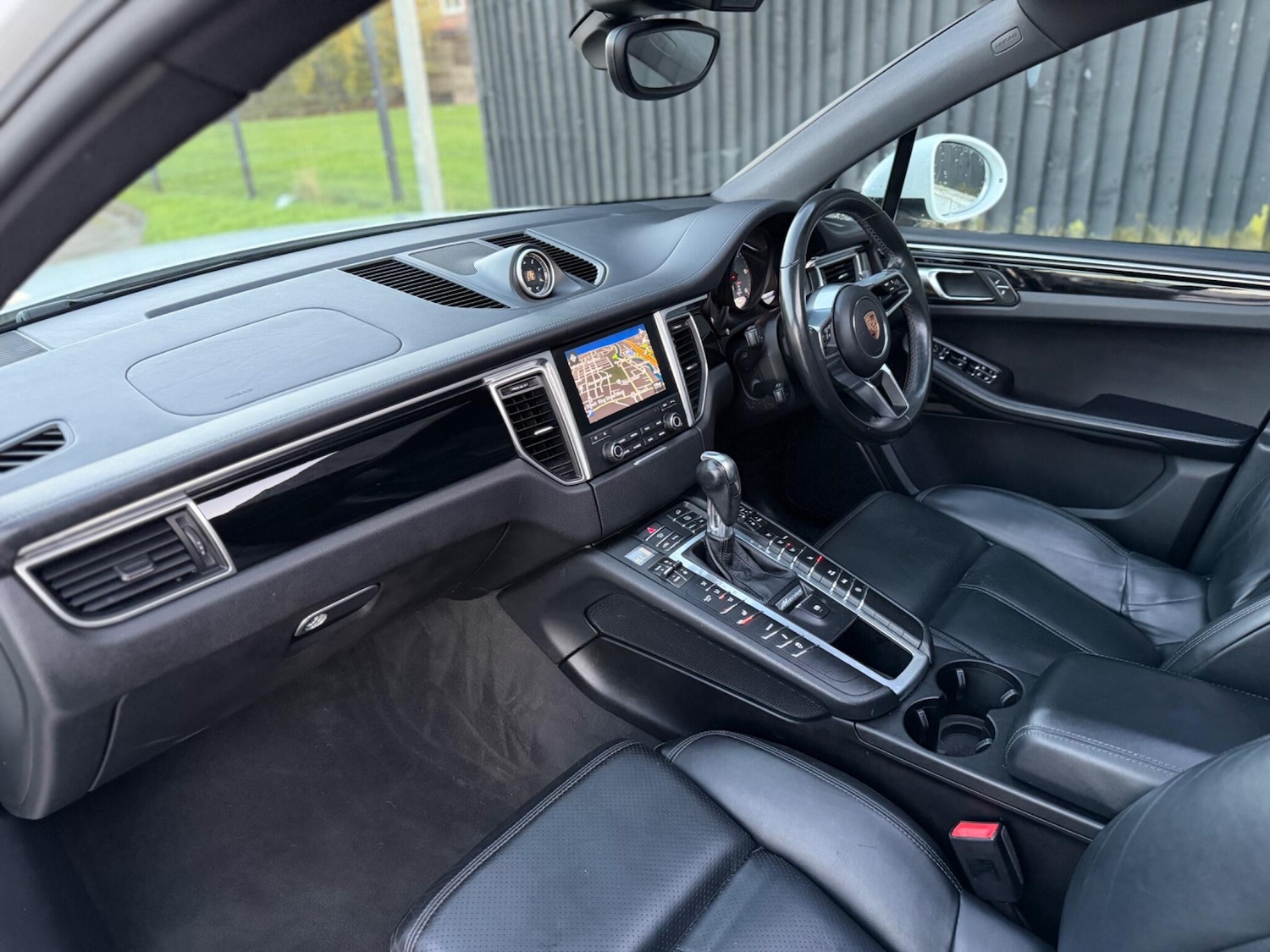 Used Porsche Macan 2016 for sale - 77305025: Photo 21