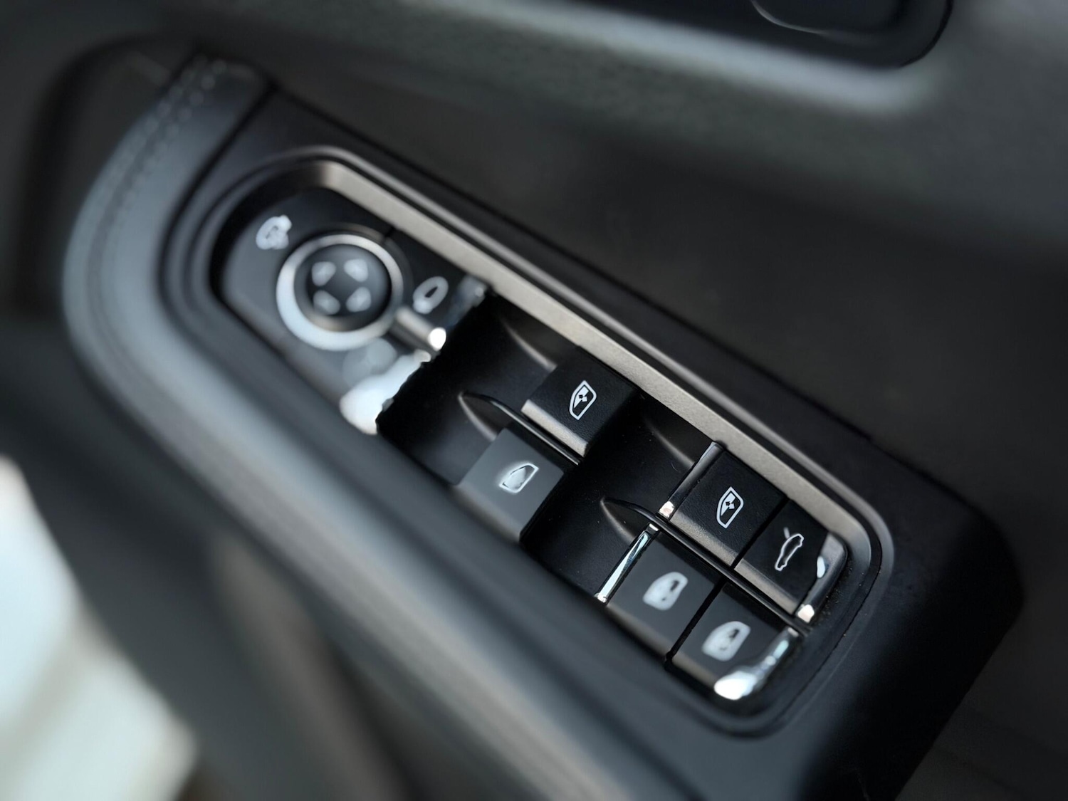 Used Porsche Macan 2016 for sale - 77305025: Photo 28