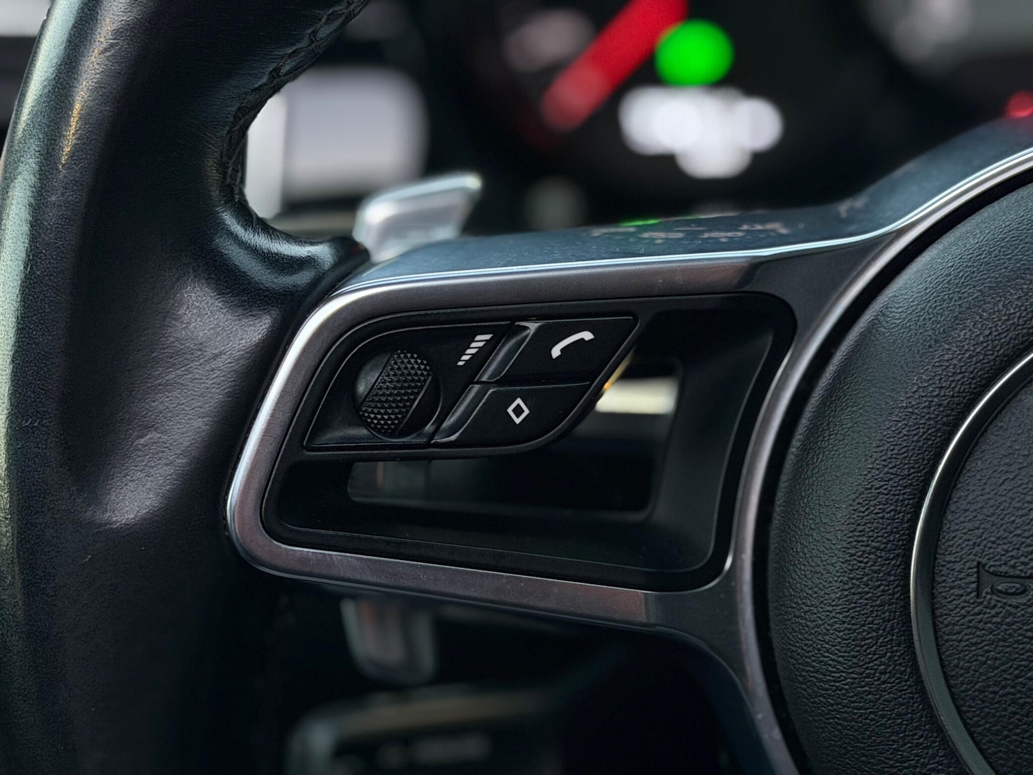 Used Porsche Macan 2016 for sale - 77305025: Photo 31