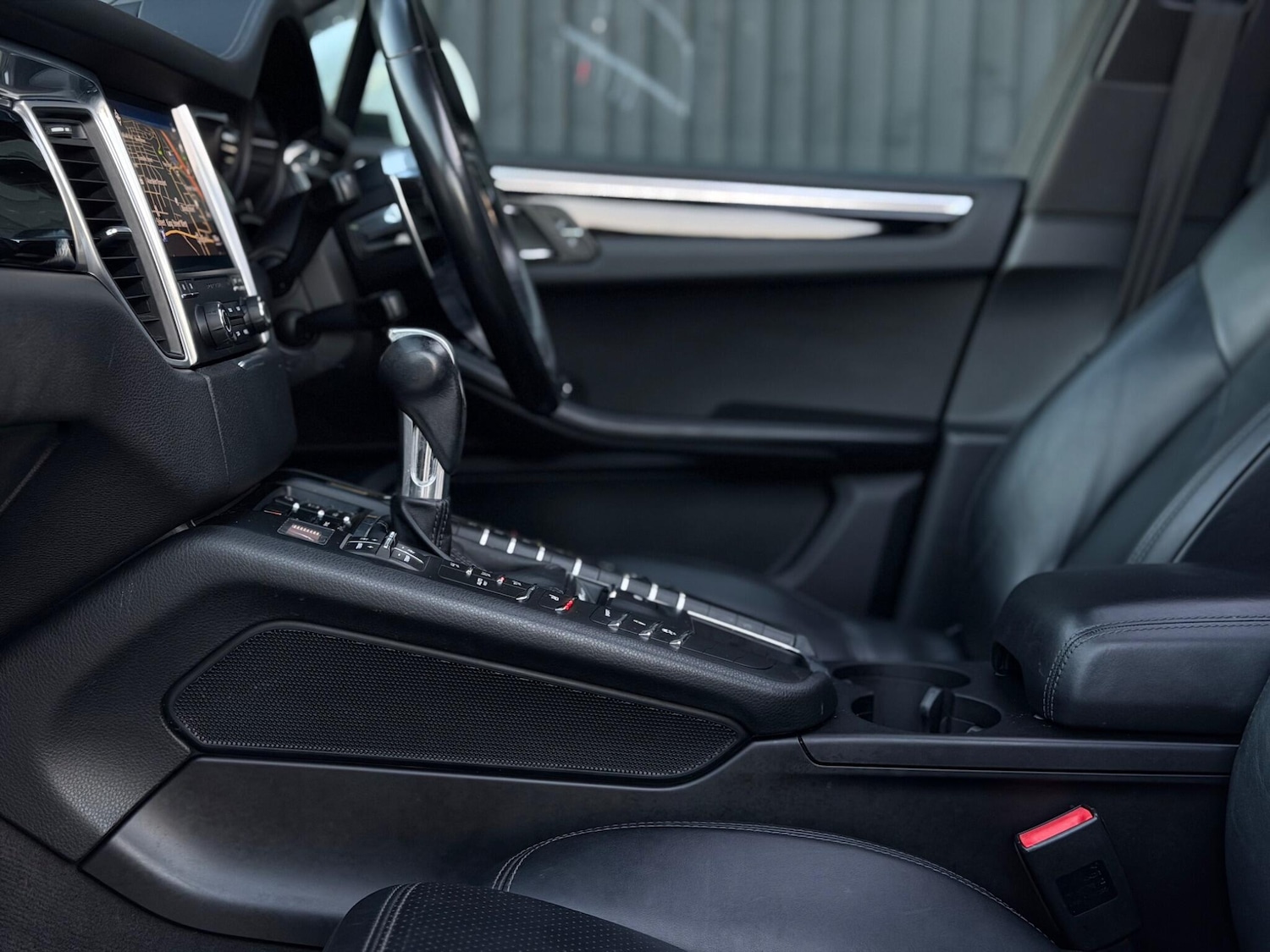 Used Porsche Macan 2016 for sale - 77305025: Photo 43