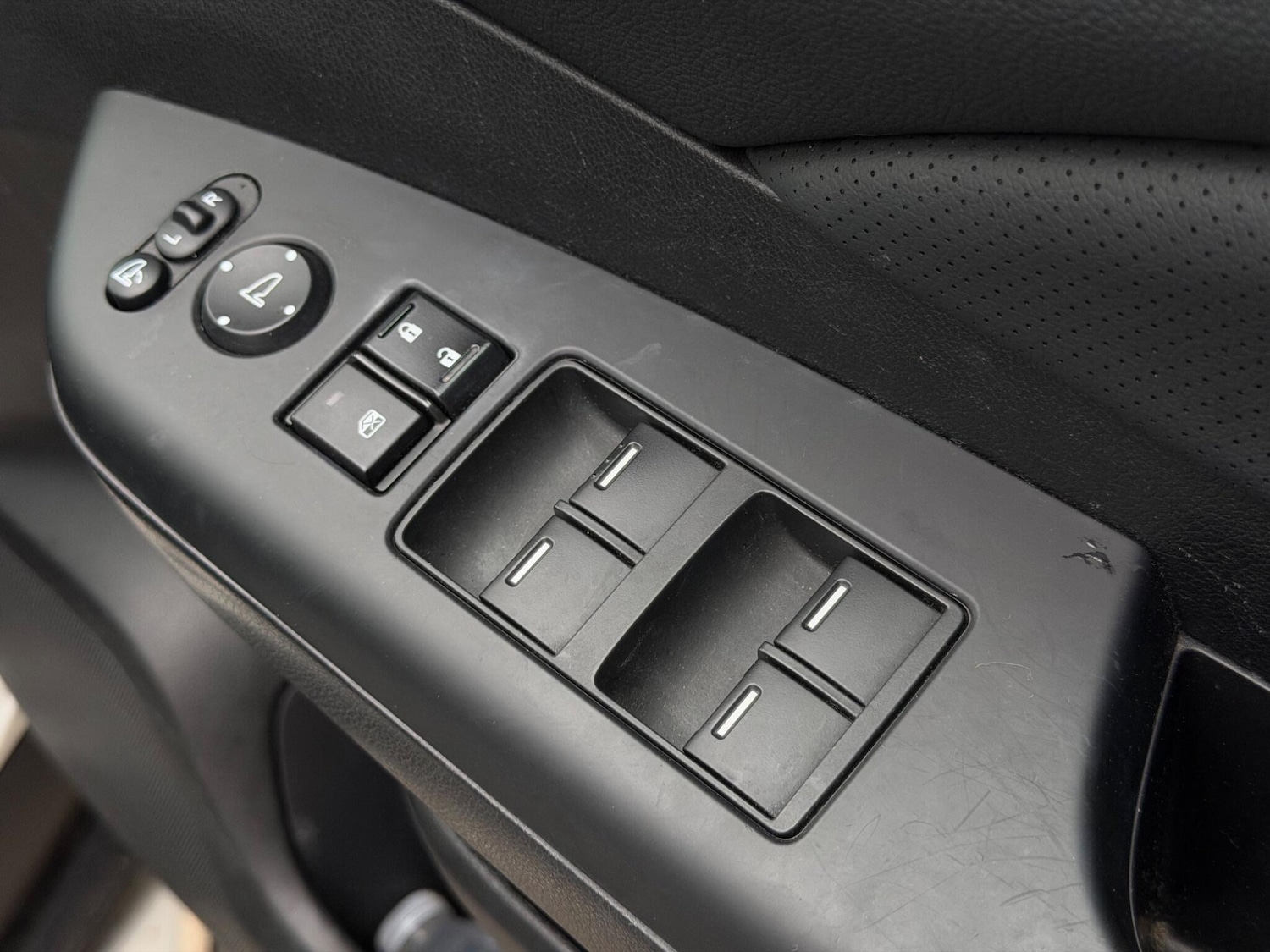 Used Honda CR-V 2015 for sale - 77538125: Photo 24