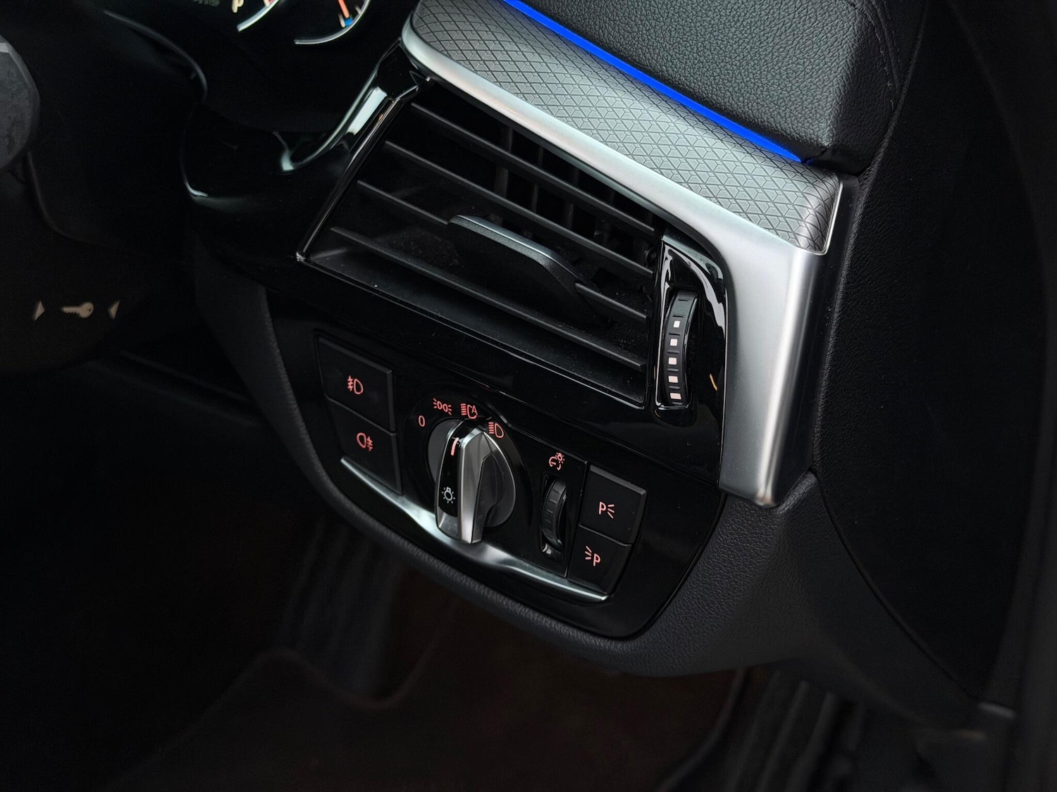 Used BMW 5 Series 2017 for sale - 77074849: Photo 27