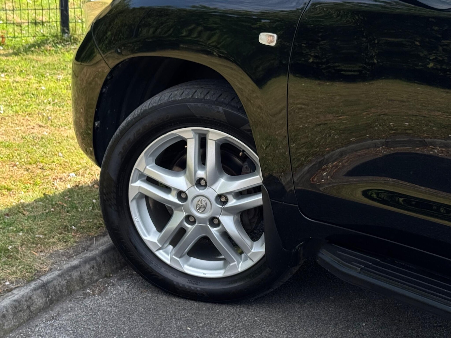 Used Toyota Land Cruiser 2010 for sale - 76561758: Photo 30