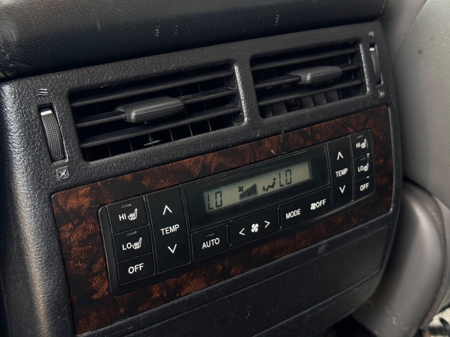 Used Toyota Land Cruiser 2010 for sale - 76561758: Photo 31