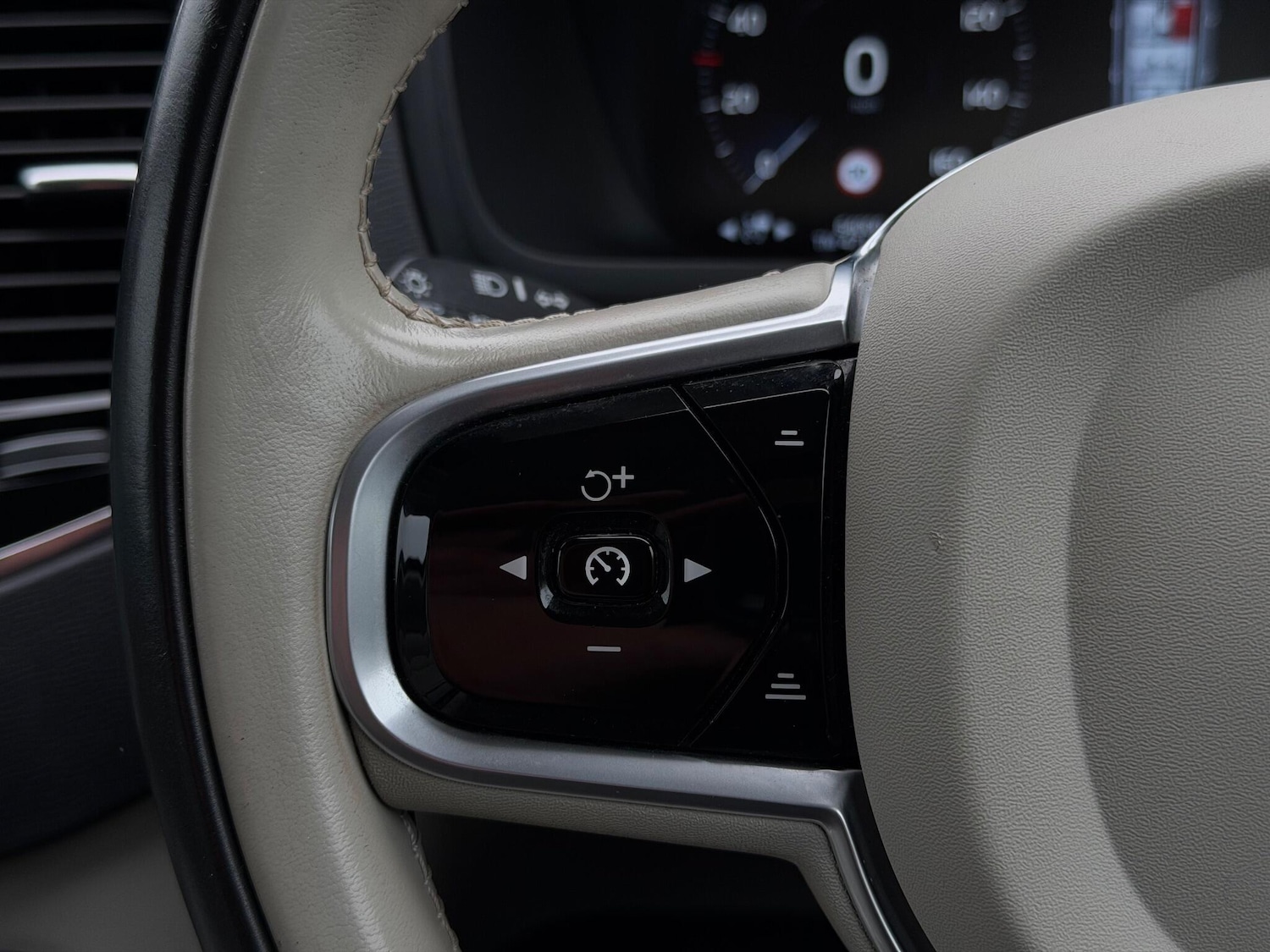 Used Volvo XC90 2018 for sale - 76989046: Photo 25