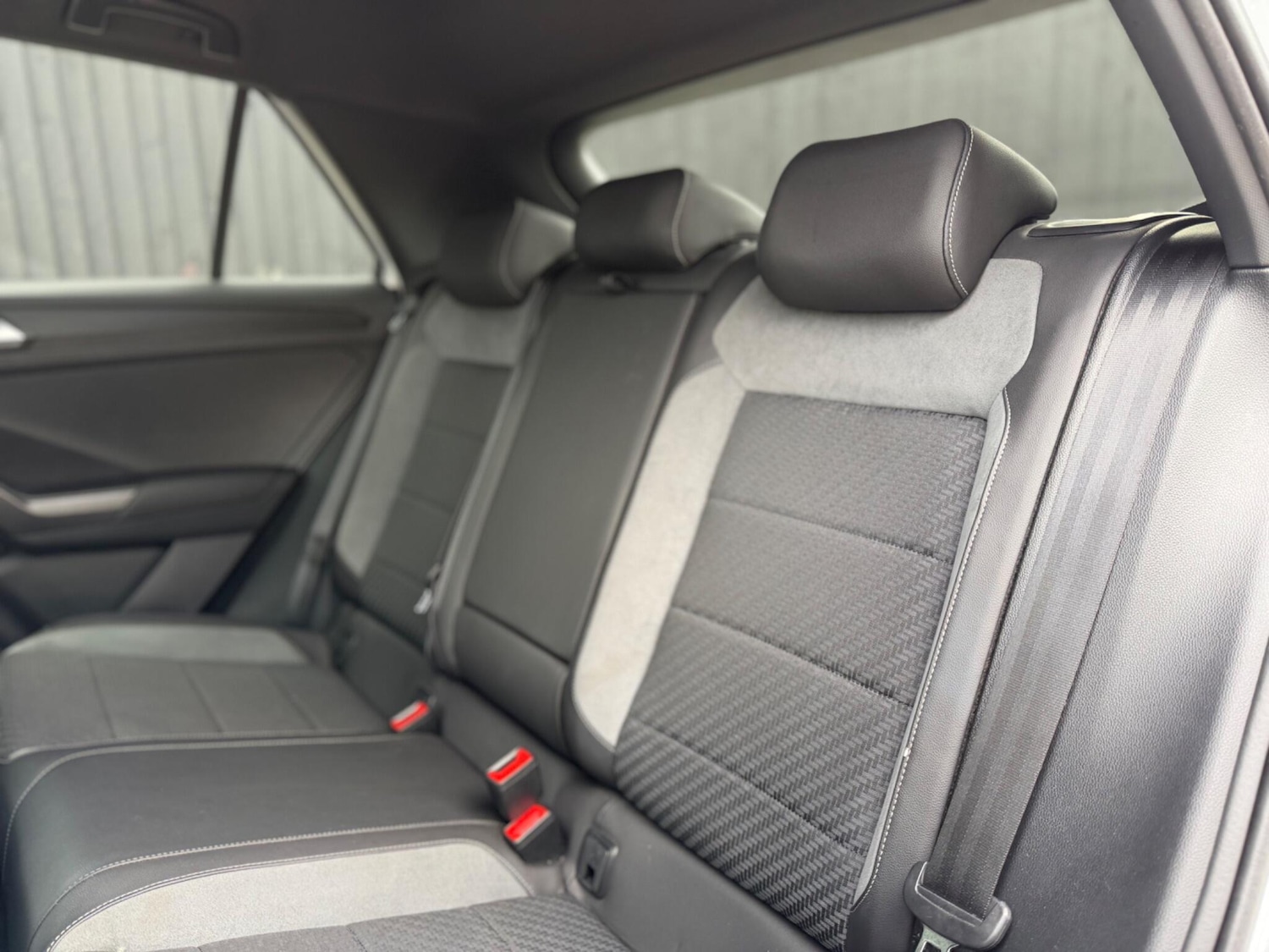 Used Volkswagen T-Roc 2020 for sale - 76991650: Photo 24