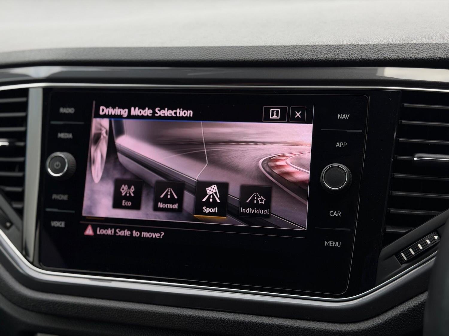 Used Volkswagen T-Roc 2020 for sale - 76991650: Photo 38