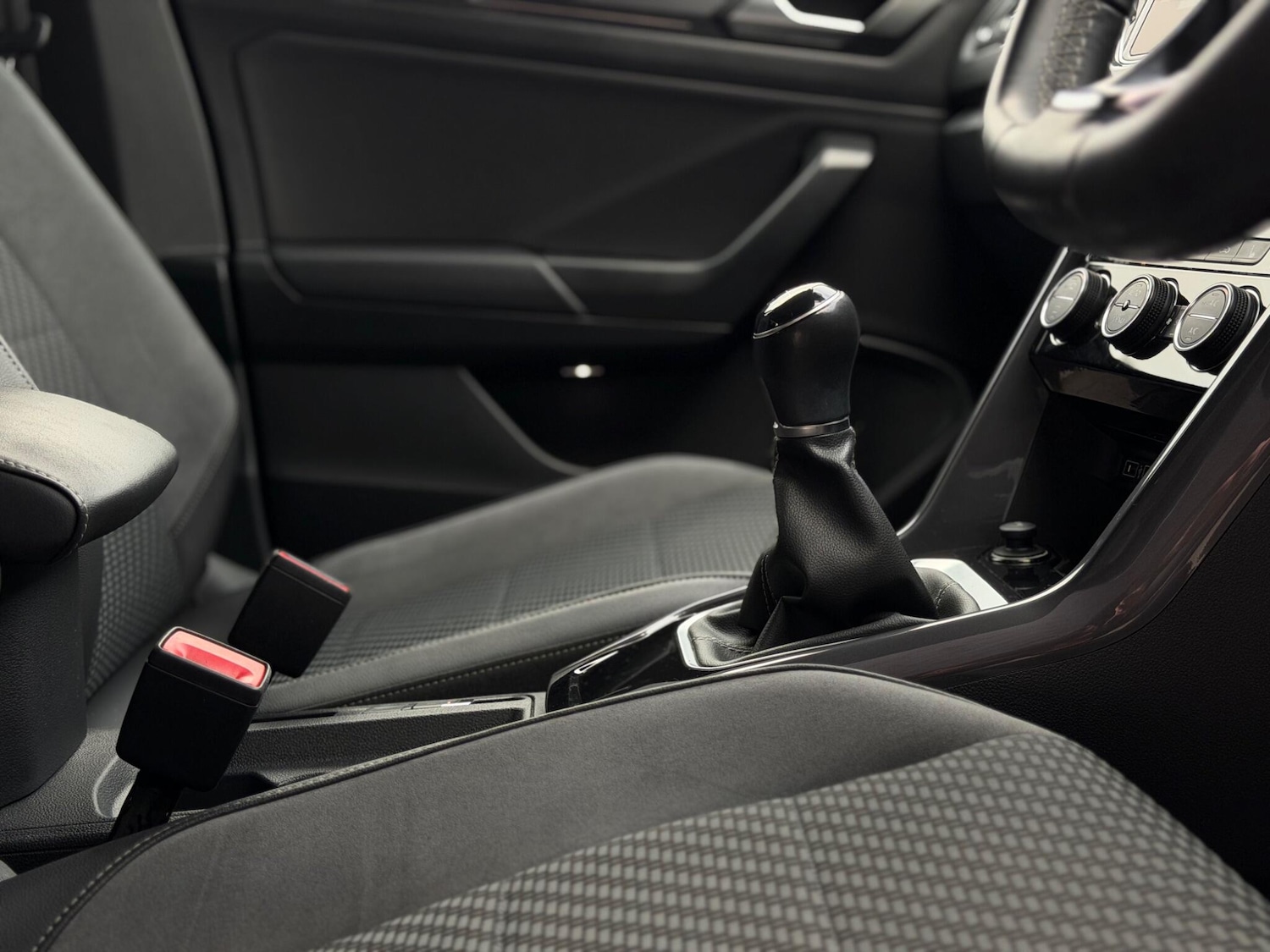 Used Volkswagen T-Roc 2020 for sale - 76991650: Photo 42