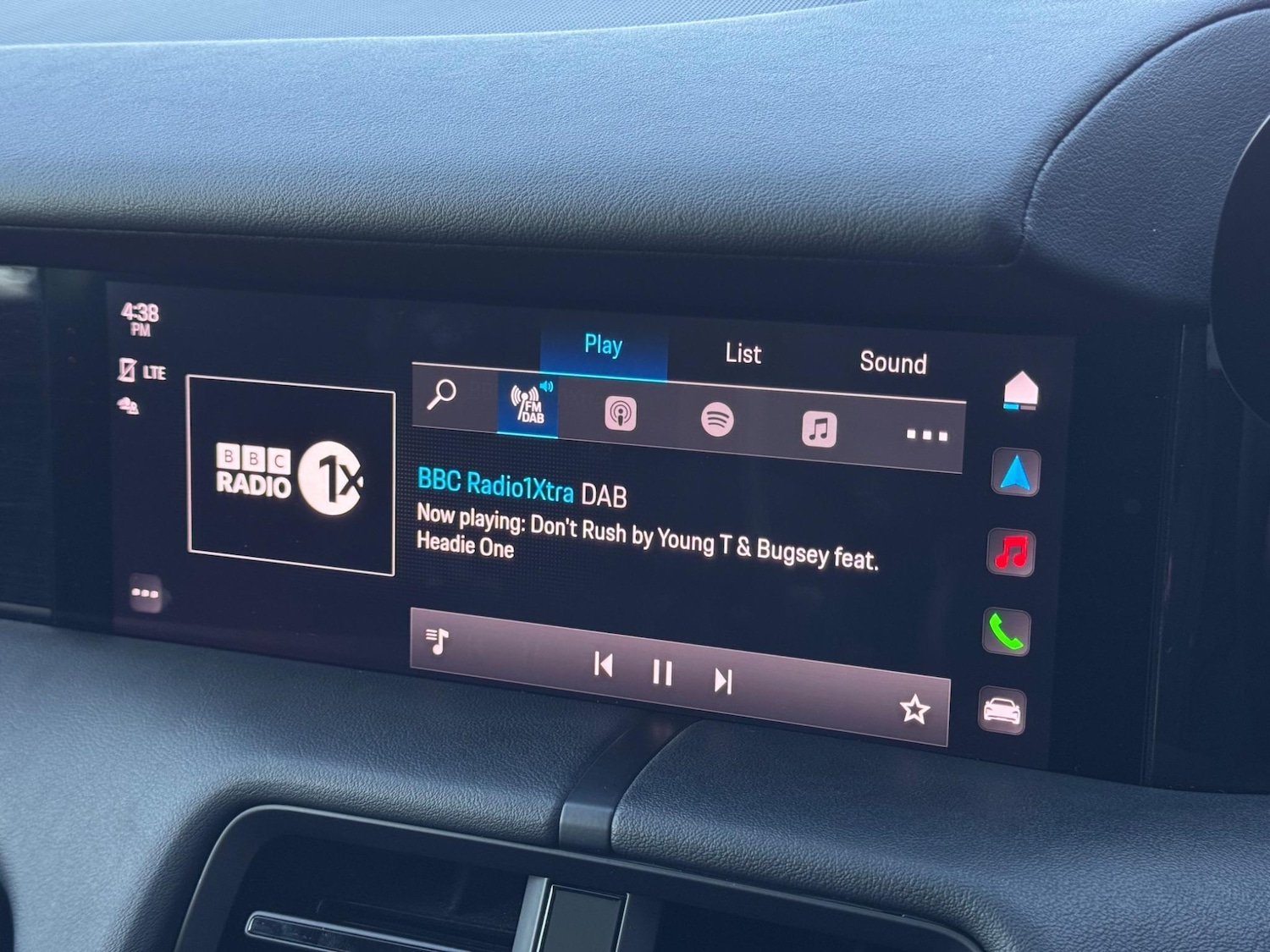 Used Porsche Taycan 2020 for sale - 76561255: Photo 28