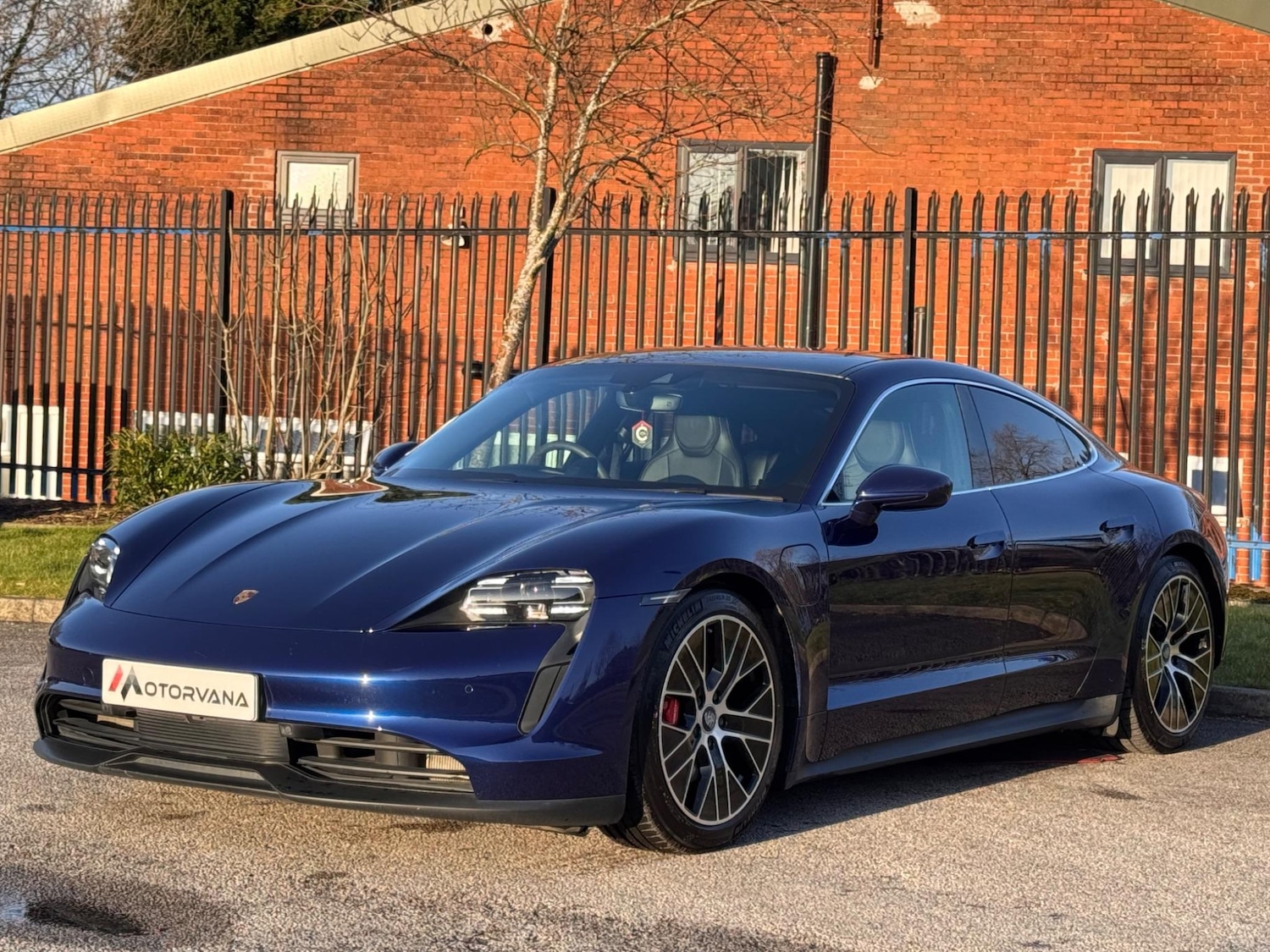 Used Porsche Taycan 2020 for sale - 76561255: Photo 5