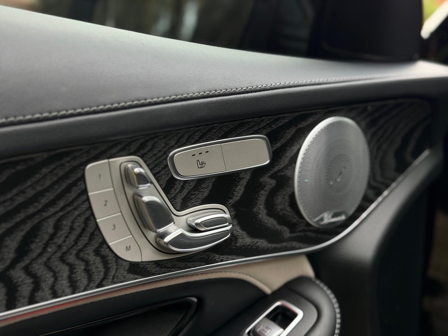 Used Mercedes-Benz GLC 2019 for sale - 76562534: Photo 27