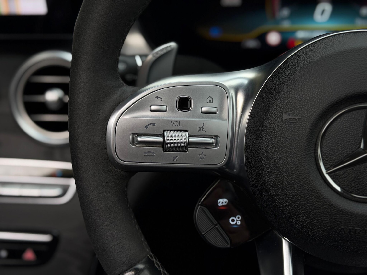 Used Mercedes-Benz GLC 2019 for sale - 76562534: Photo 31