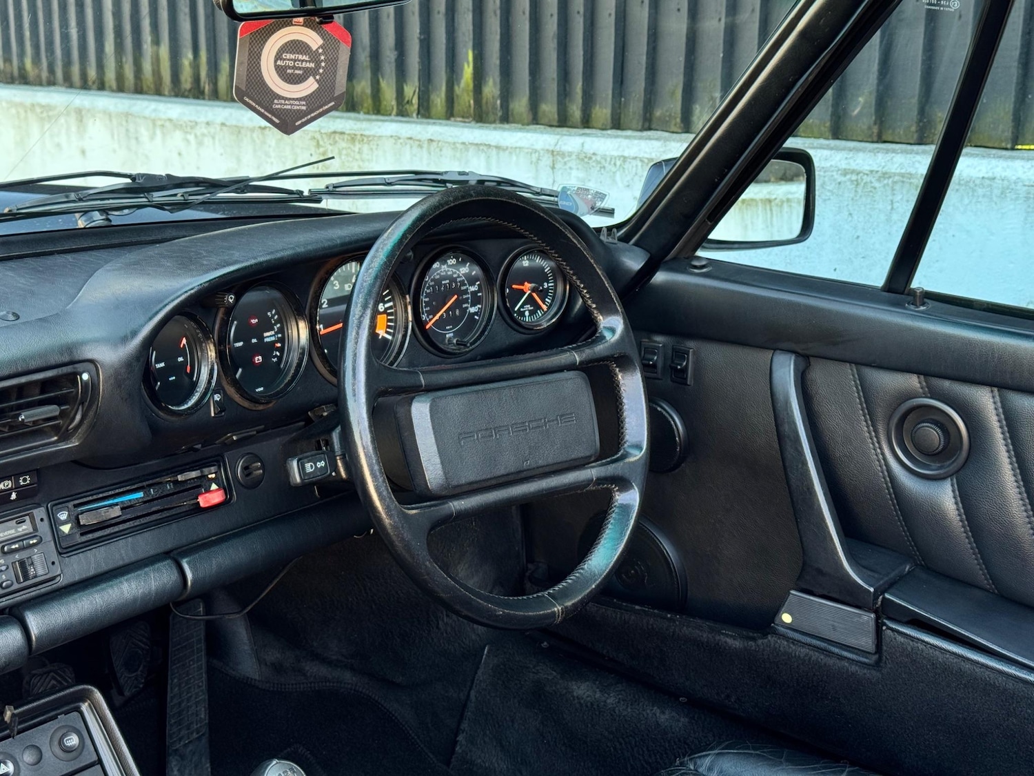 Used Porsche 911 for sale - 76561065: Photo 23