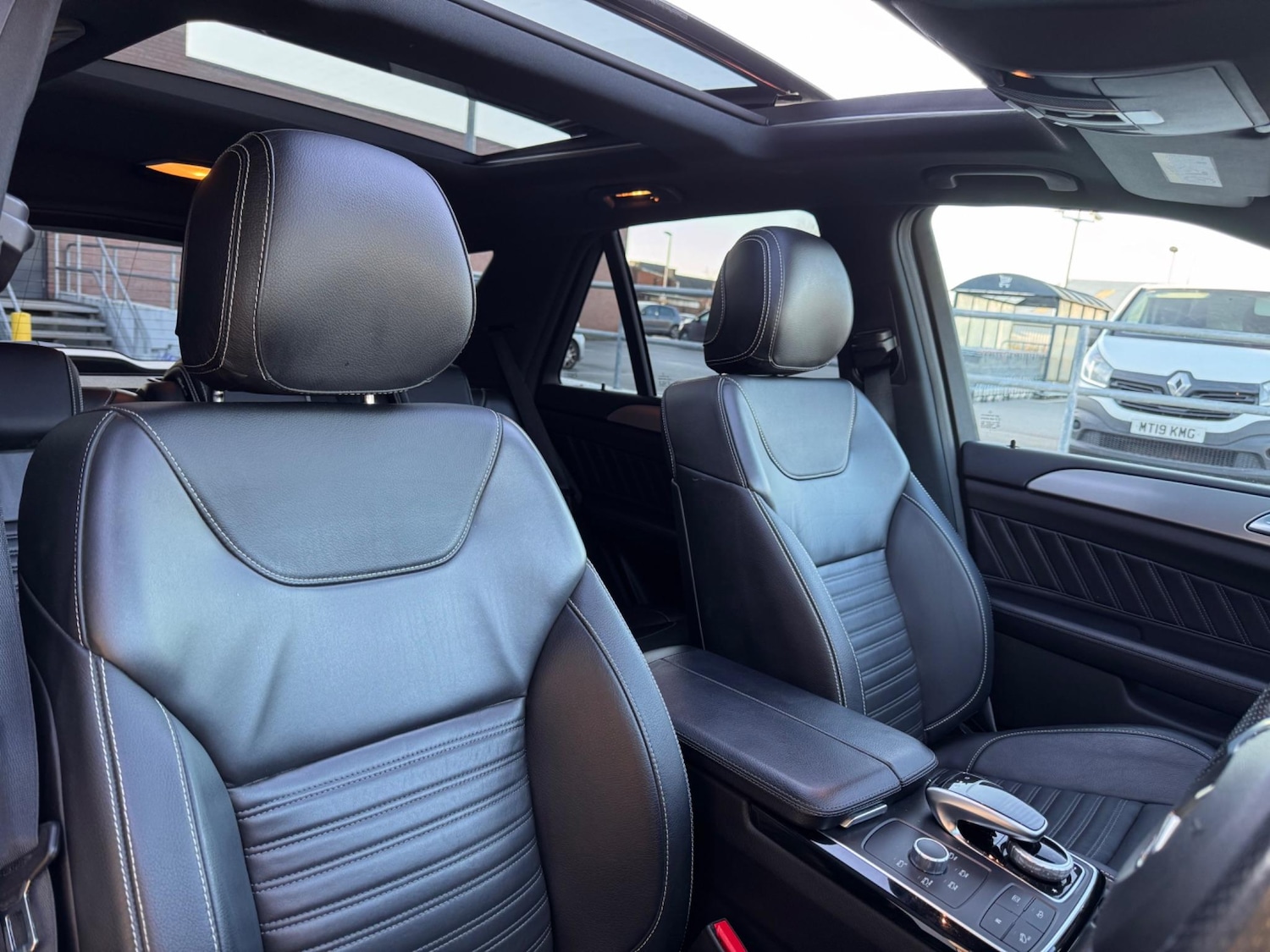 Used Mercedes-Benz GLE 2018 for sale - 76561066: Photo 5