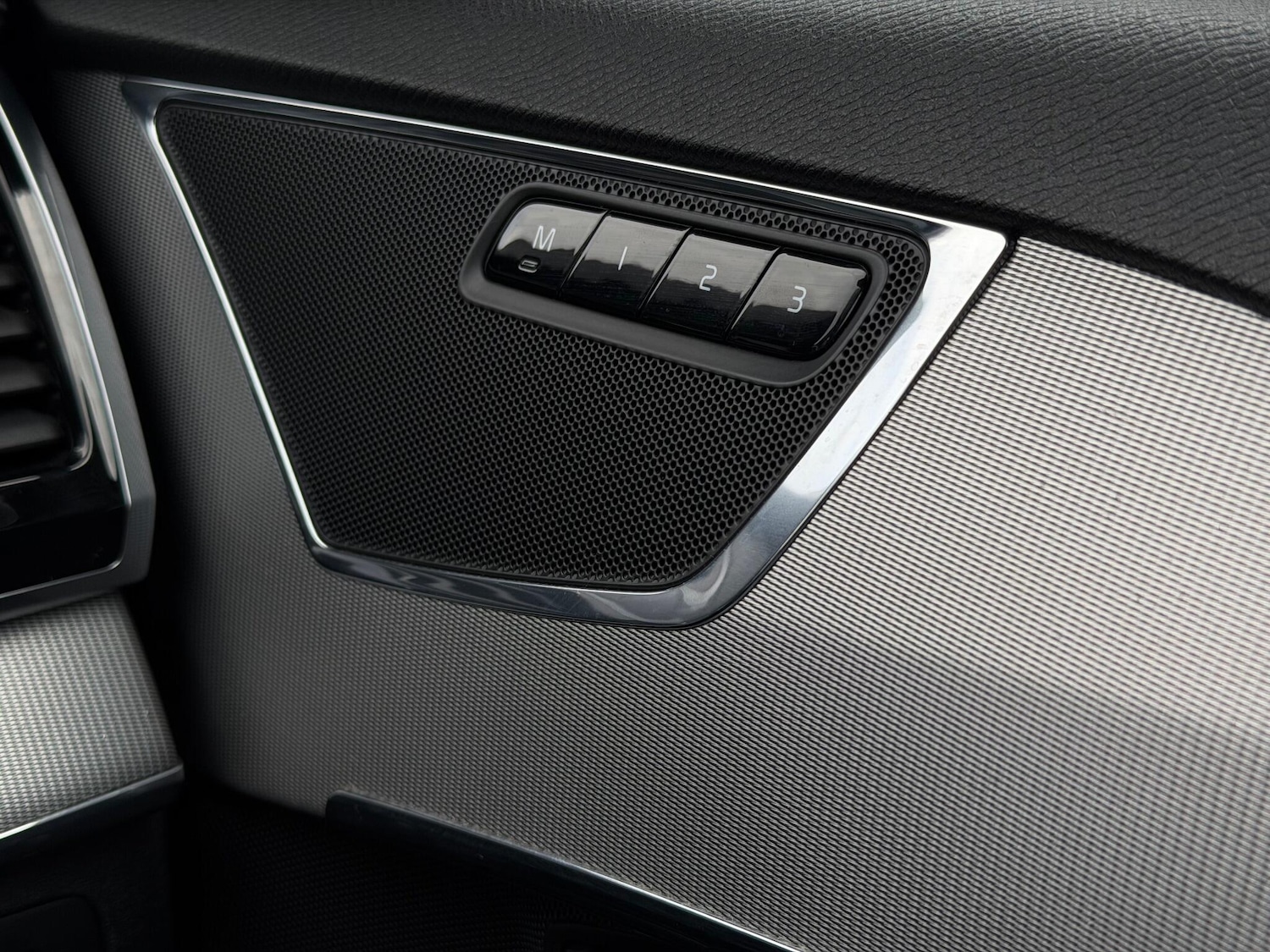 Used Volvo XC90 2017 for sale - 76562326: Photo 30