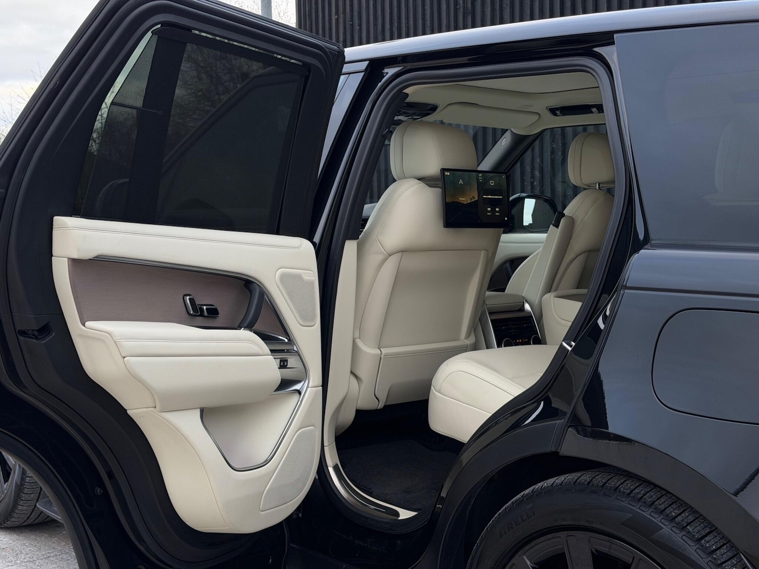 Used Land Rover Range Rover 2023 for sale - 78048255: Photo 43