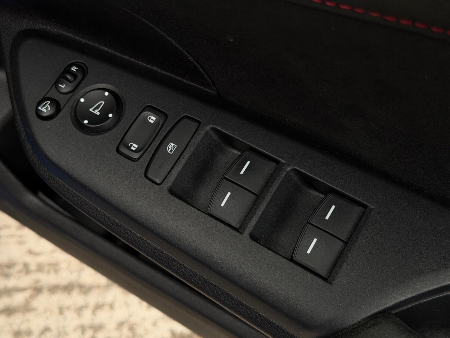 Used Nissan GT-R 2018 for sale - 76561822: Photo 28