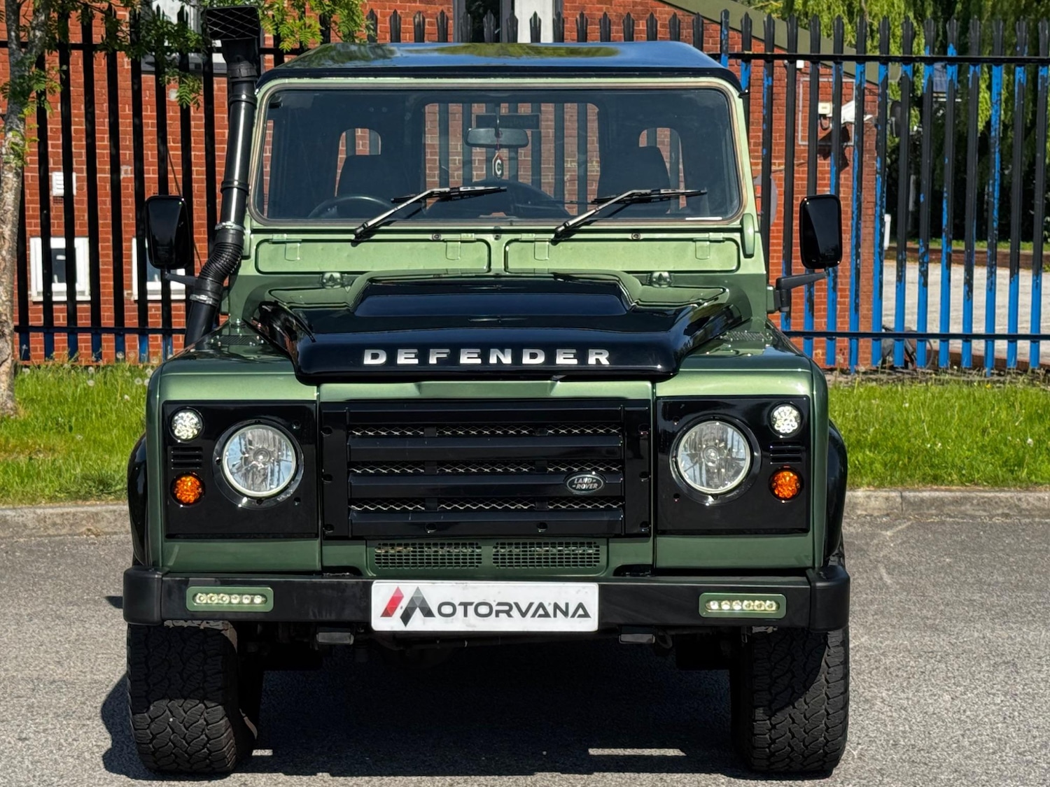 Used Land Rover Defender 2005 for sale - 76991903: Photo 2