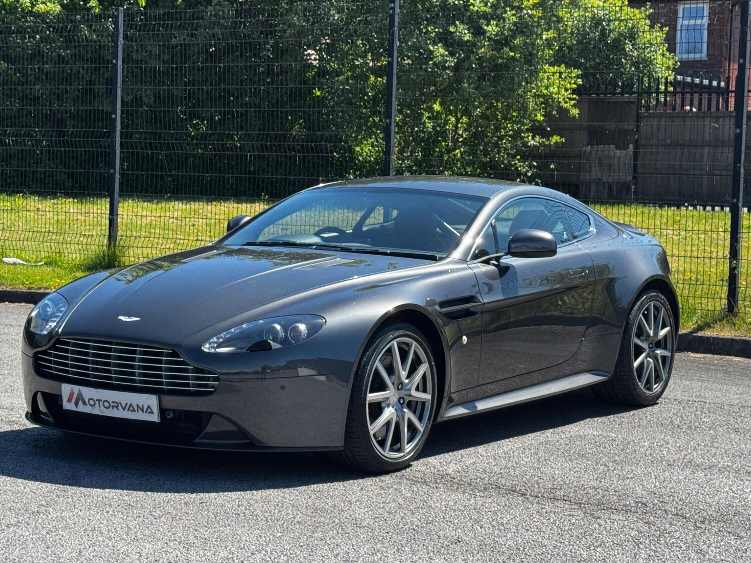 Used Aston Martin Vantage 2012 for sale - 76561965: Photo 10