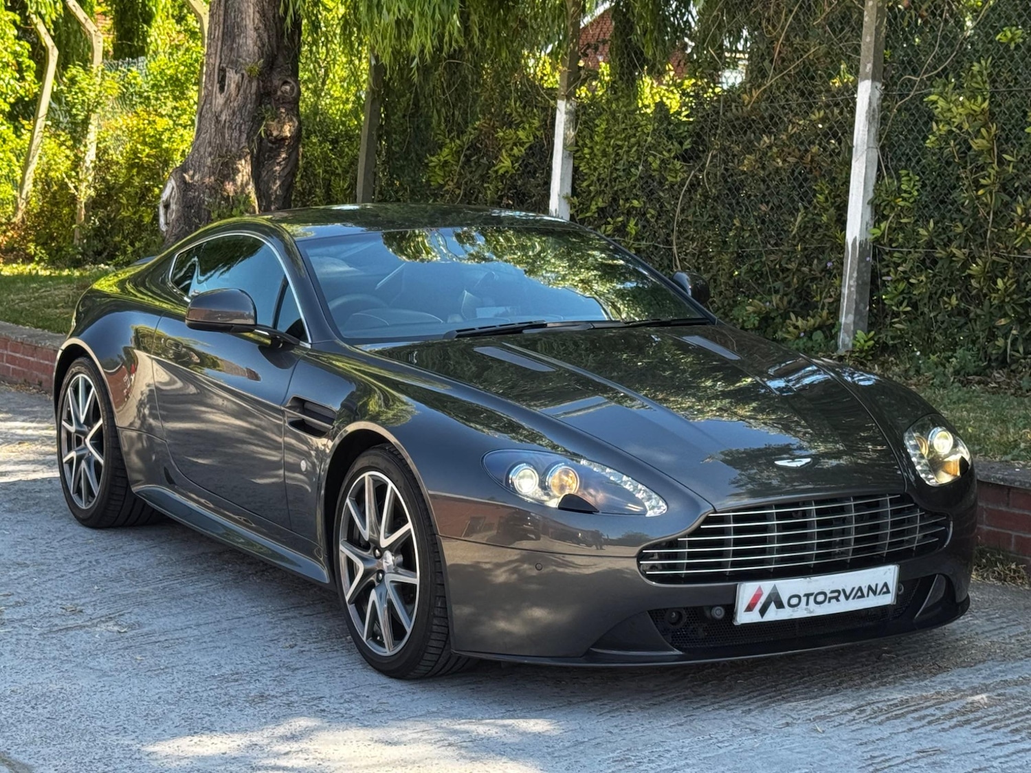Used Aston Martin Vantage 2012 for sale - 76561965: Photo 11