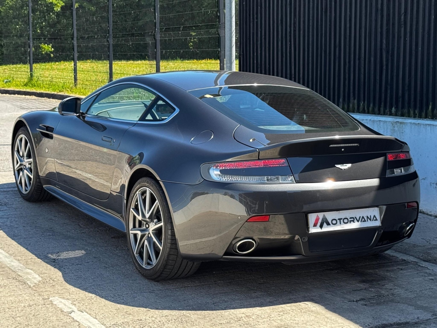 Used Aston Martin Vantage 2012 for sale - 76561965: Photo 16