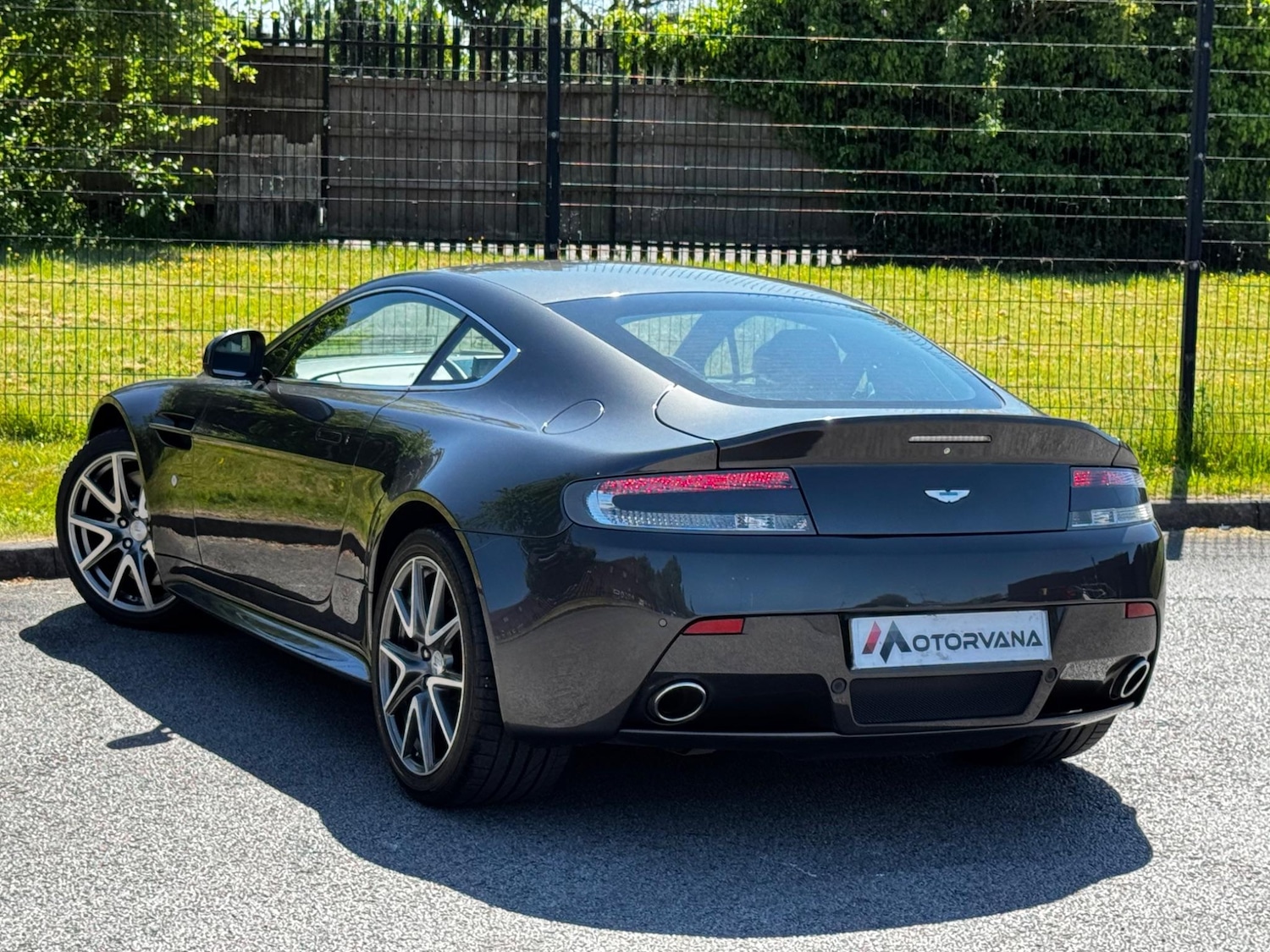 Used Aston Martin Vantage 2012 for sale - 76561965: Photo 17