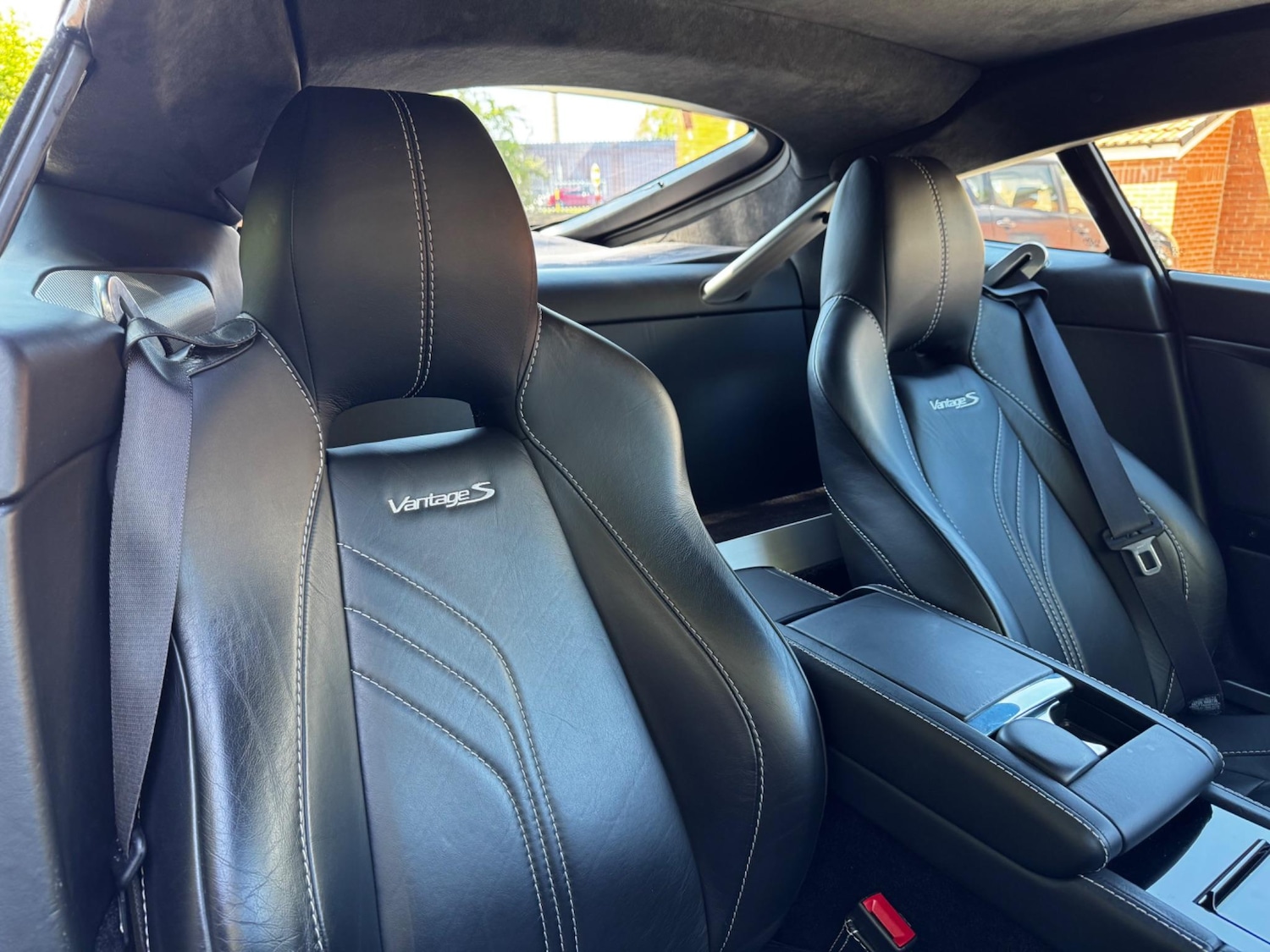 Used Aston Martin Vantage 2012 for sale - 76561965: Photo 26