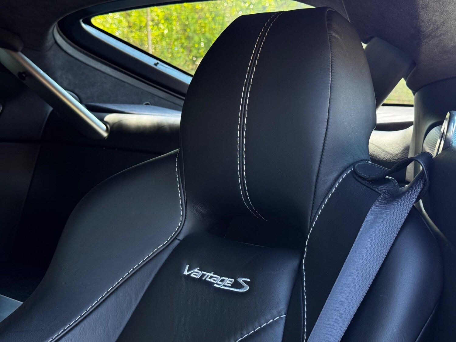 Used Aston Martin Vantage 2012 for sale - 76561965: Photo 27