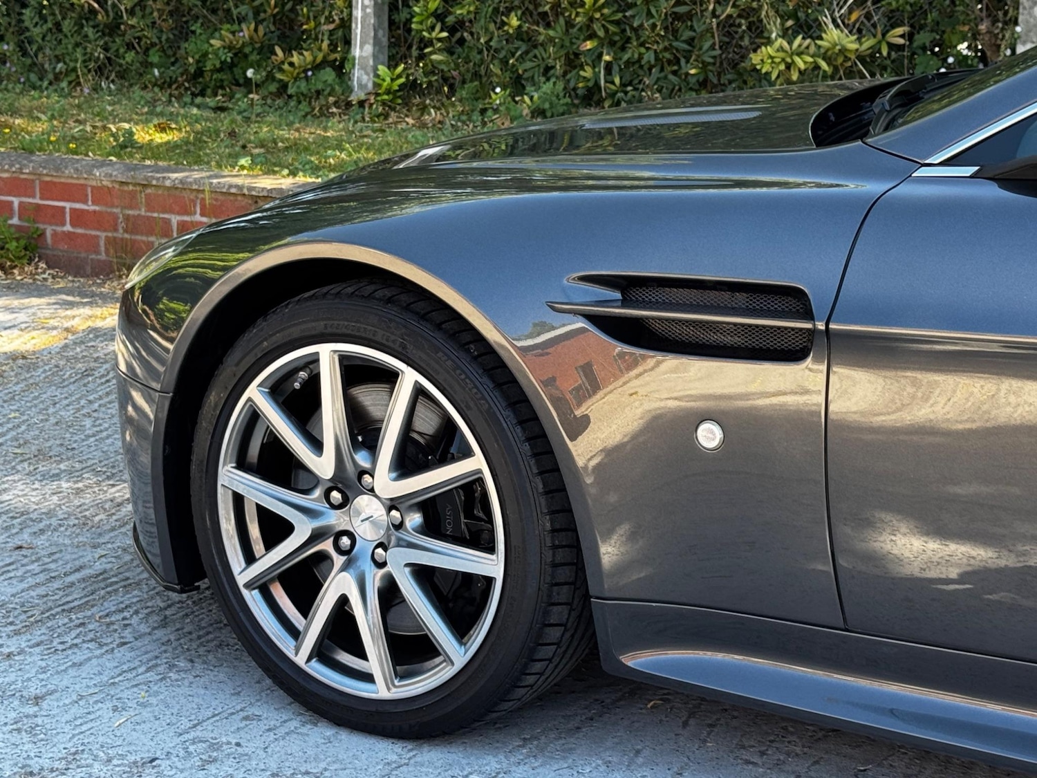 Used Aston Martin Vantage 2012 for sale - 76561965: Photo 33