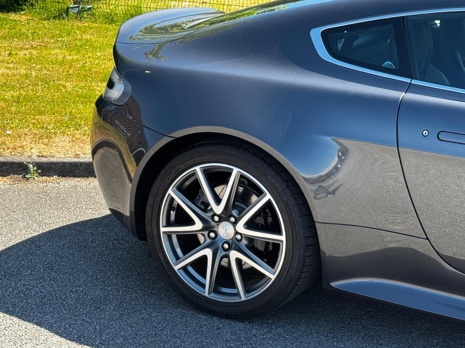 Used Aston Martin Vantage 2012 for sale - 76561965: Photo 36