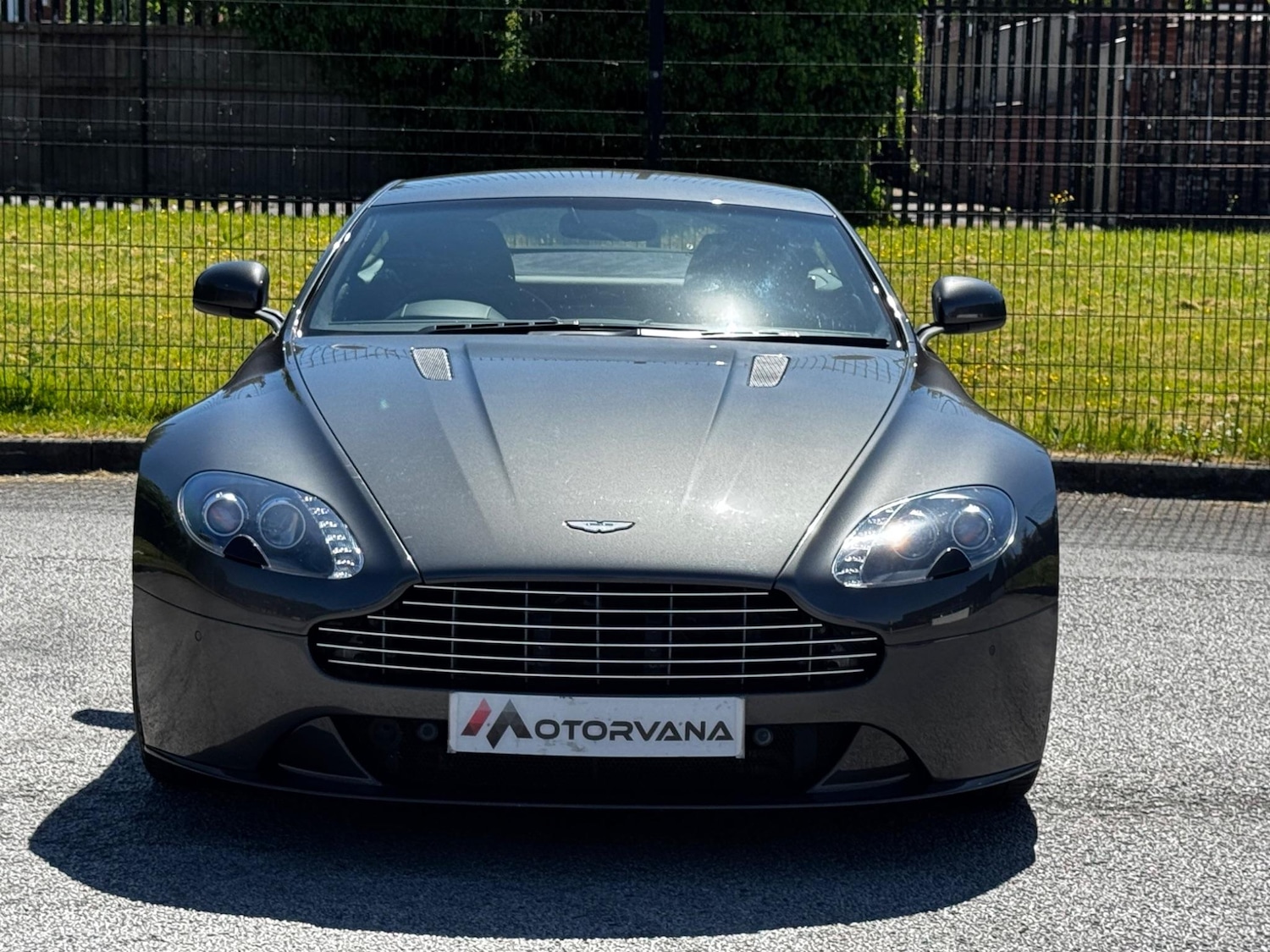 Used Aston Martin Vantage 2012 for sale - 76561965: Photo 4