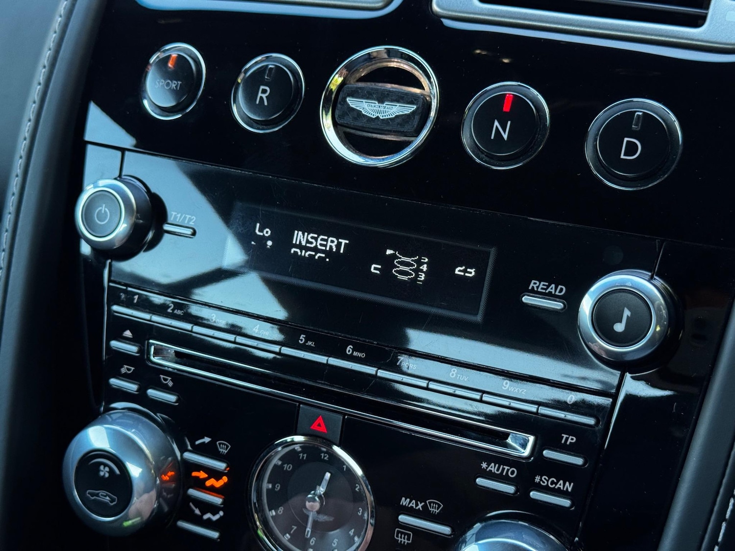 Used Aston Martin Vantage 2012 for sale - 76561965: Photo 42