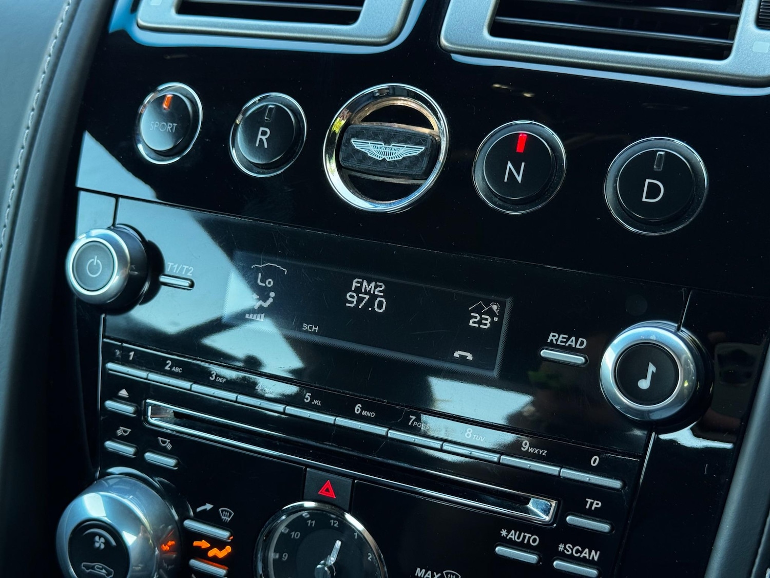 Used Aston Martin Vantage 2012 for sale - 76561965: Photo 43