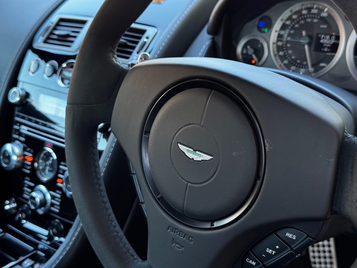 Used Aston Martin Vantage 2012 for sale - 76561965: Photo 47