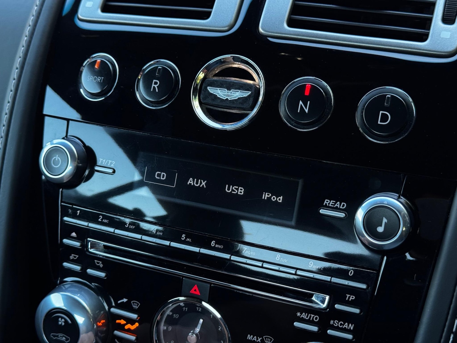 Used Aston Martin Vantage 2012 for sale - 76561965: Photo 54