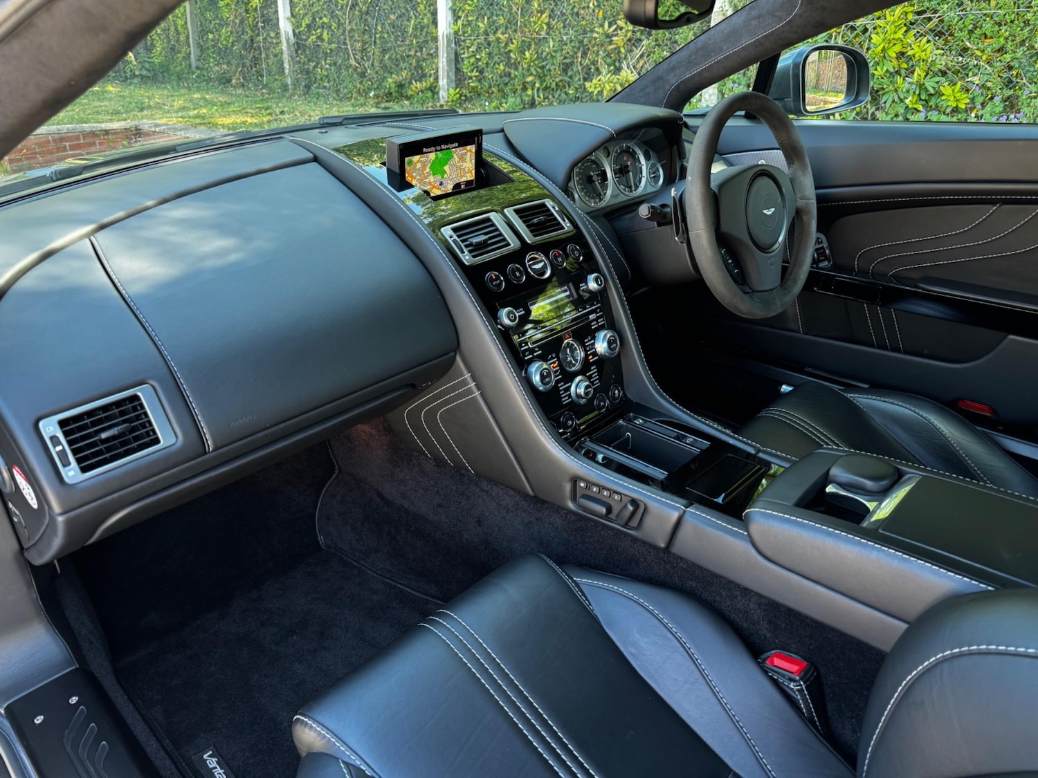 Used Aston Martin Vantage 2012 for sale - 76561965: Photo 7