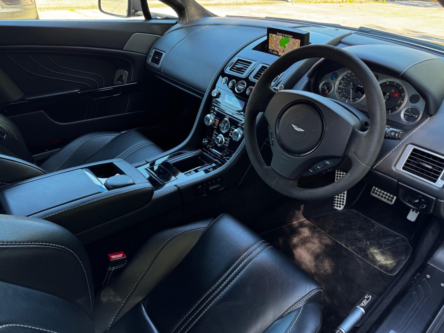 Used Aston Martin Vantage 2012 for sale - 76561965: Photo 8