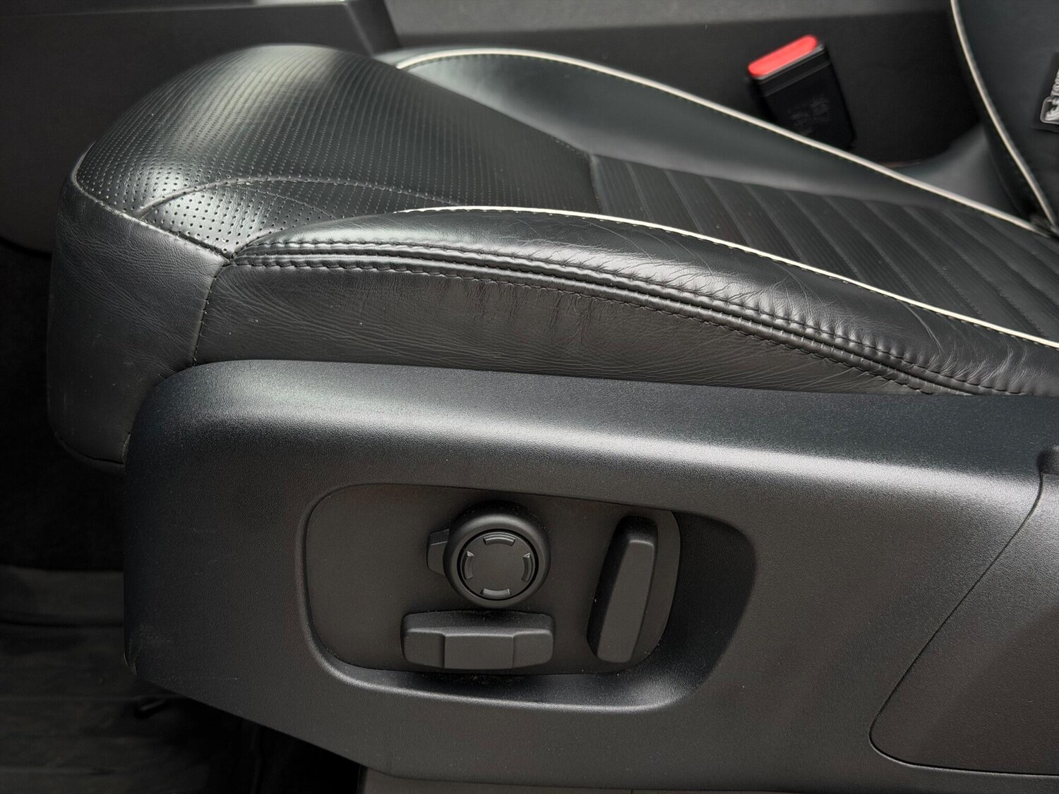 Used Land Rover Discovery 2018 for sale - 76561727: Photo 17