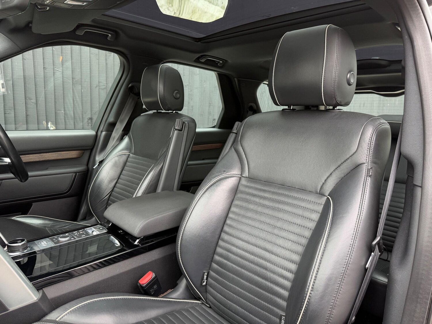 Used Land Rover Discovery 2018 for sale - 76561727: Photo 18