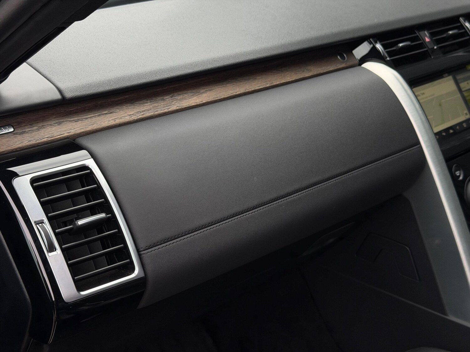 Used Land Rover Discovery 2018 for sale - 76561727: Photo 19