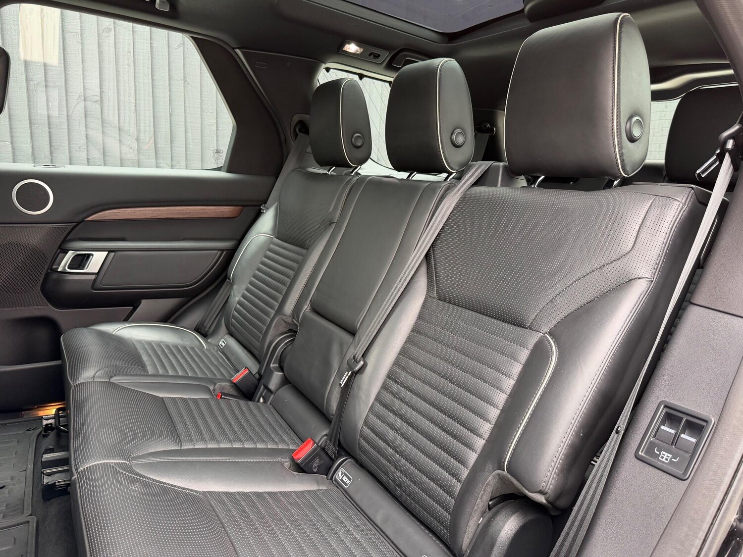 Used Land Rover Discovery 2018 for sale - 76561727: Photo 24