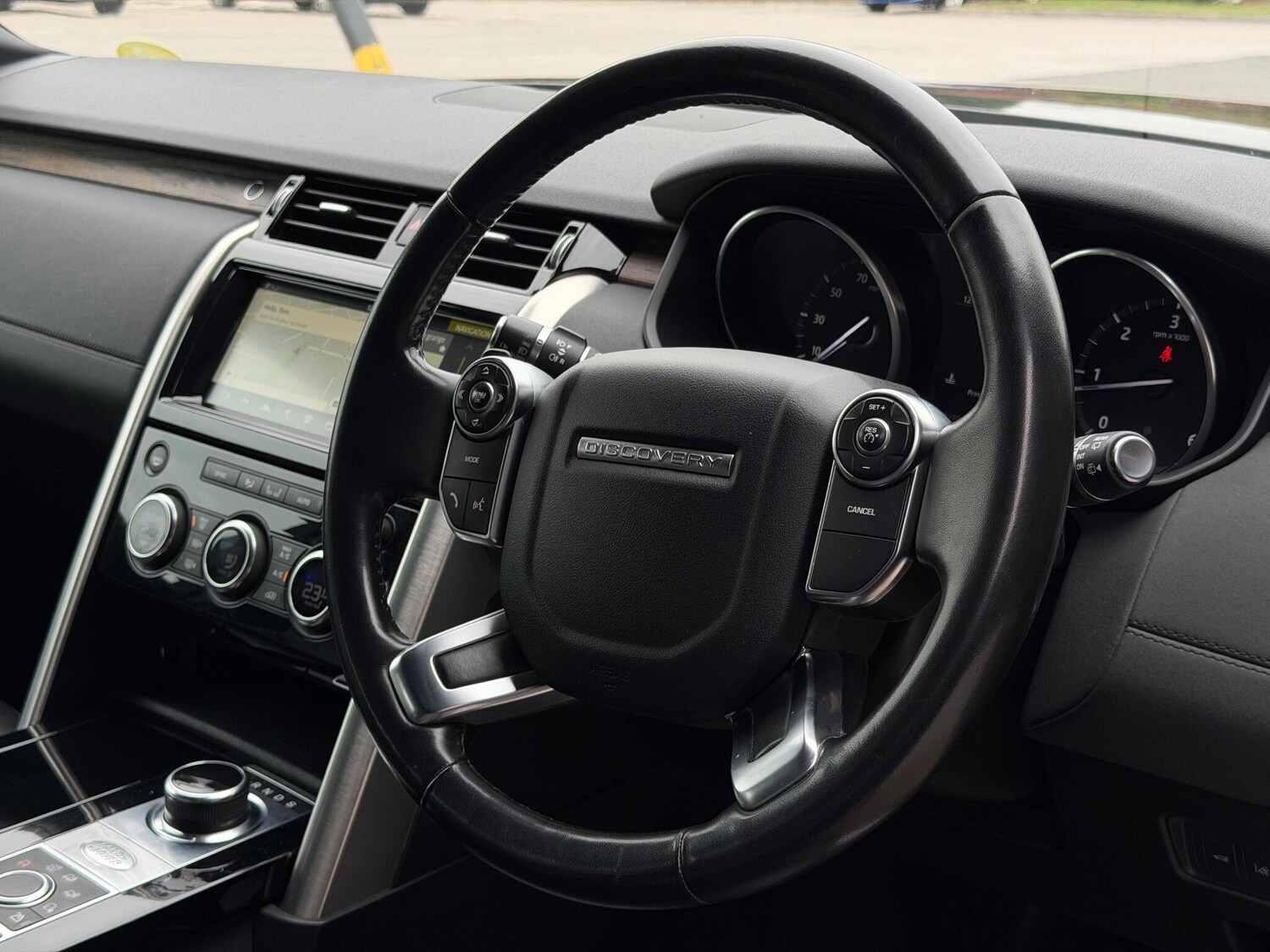 Used Land Rover Discovery 2018 for sale - 76561727: Photo 37