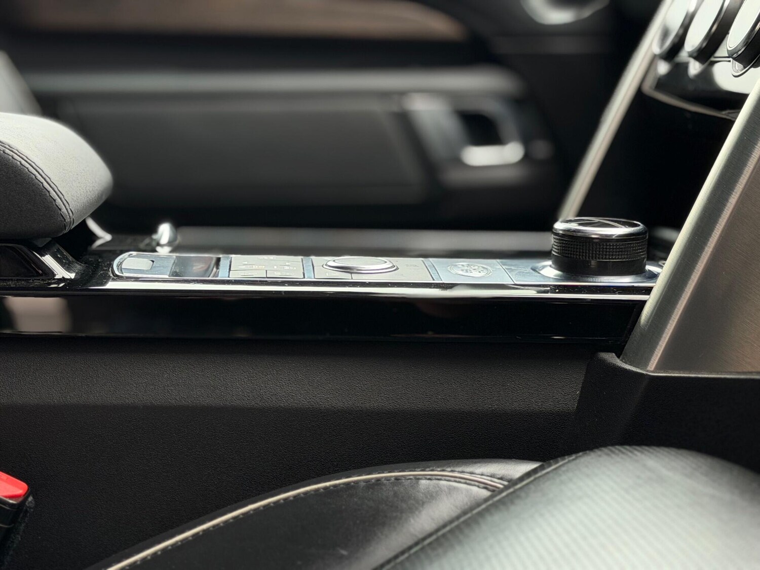 Used Land Rover Discovery 2018 for sale - 76561727: Photo 41