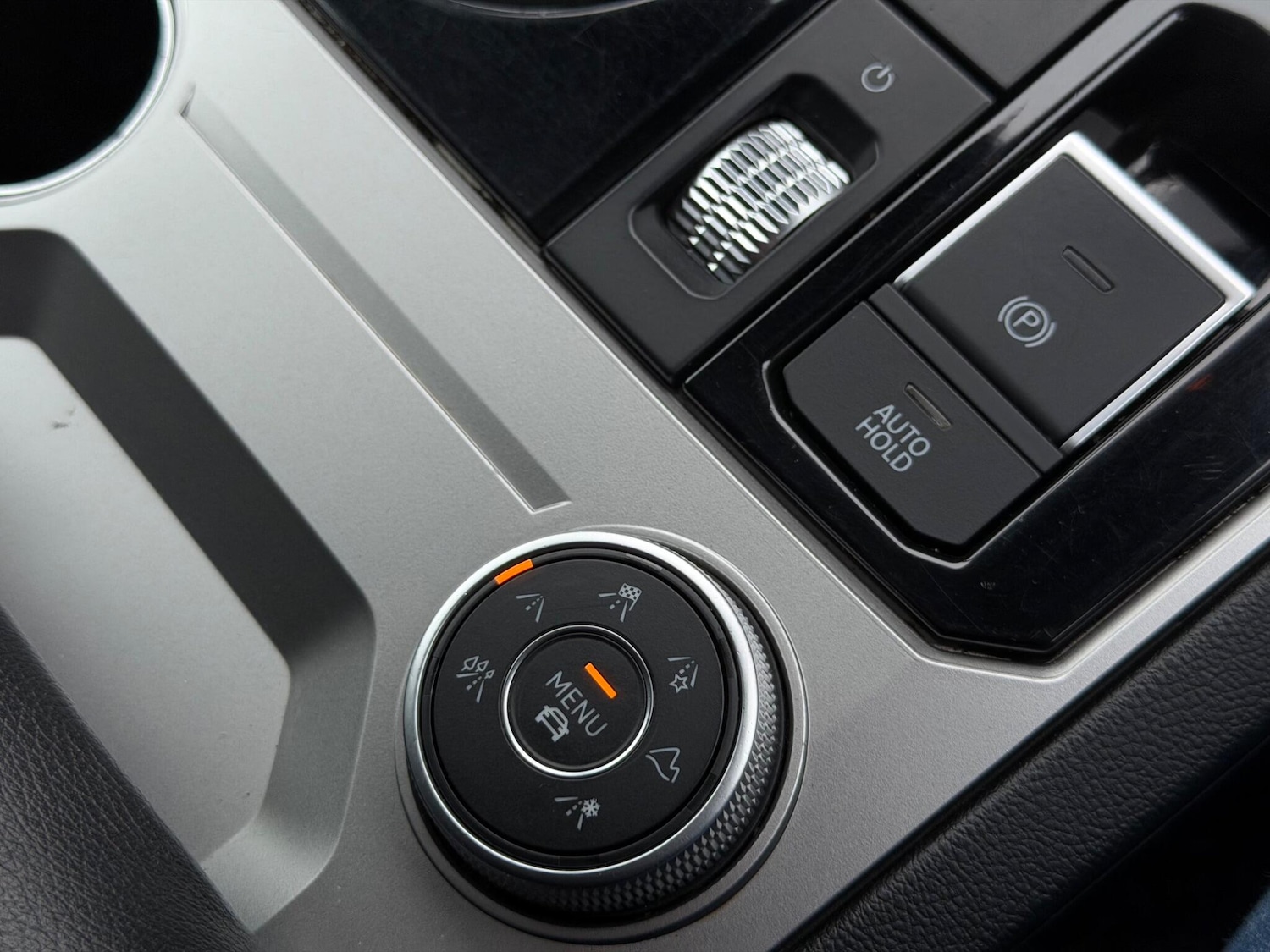 Used Volkswagen Touareg 2018 for sale - 77478517: Photo 27