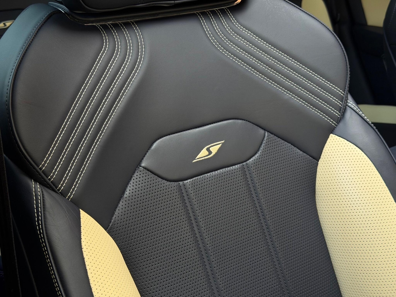 Used Bentley Bentayga 2022 for sale - 77982253: Photo 74