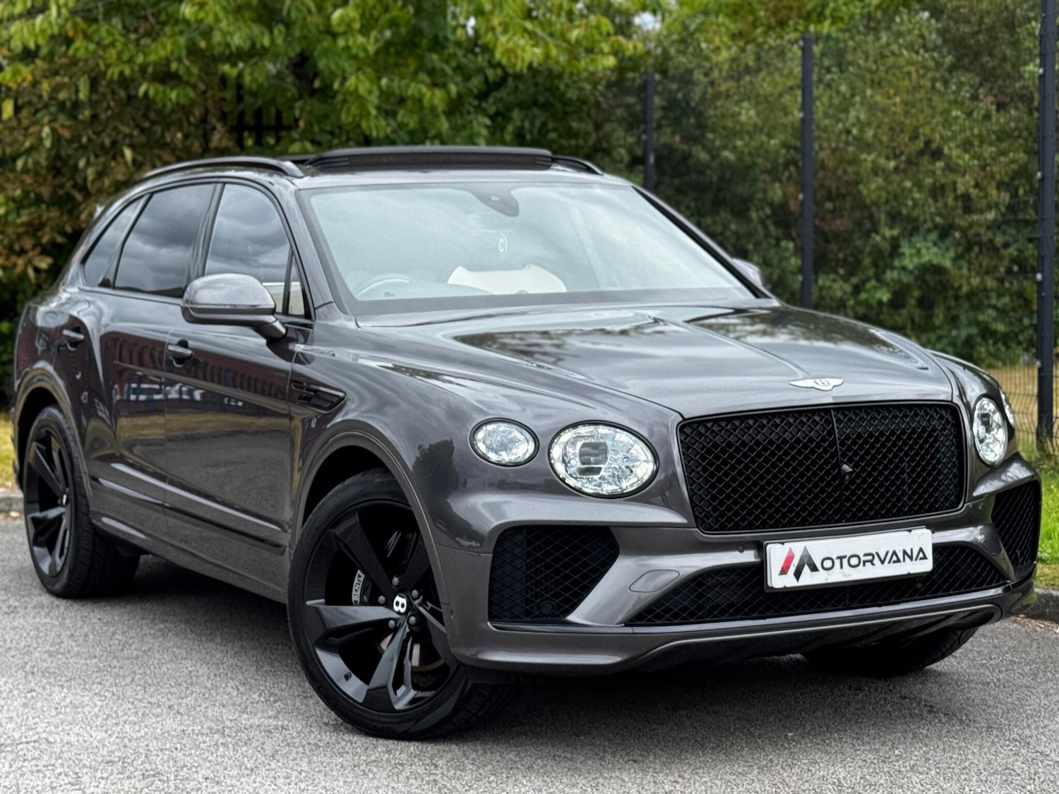 Used Bentley Bentayga 2023 for sale - 76562540: Photo 1