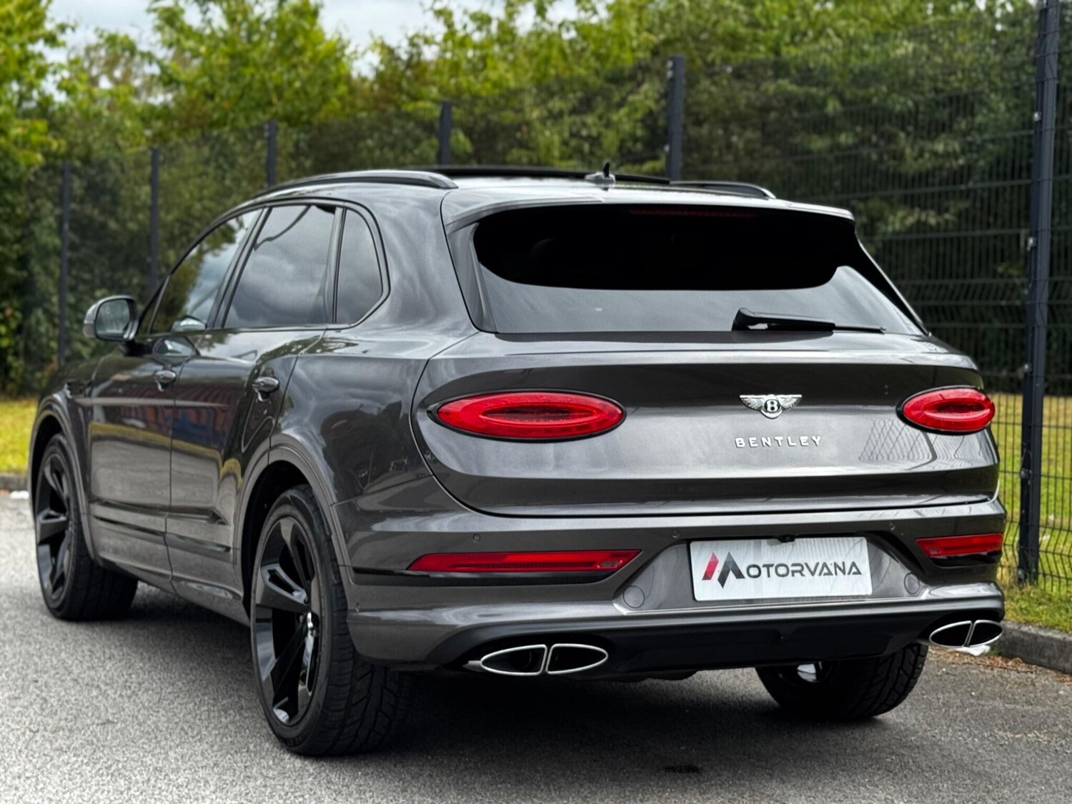 Used Bentley Bentayga 2023 for sale - 76562540: Photo 12