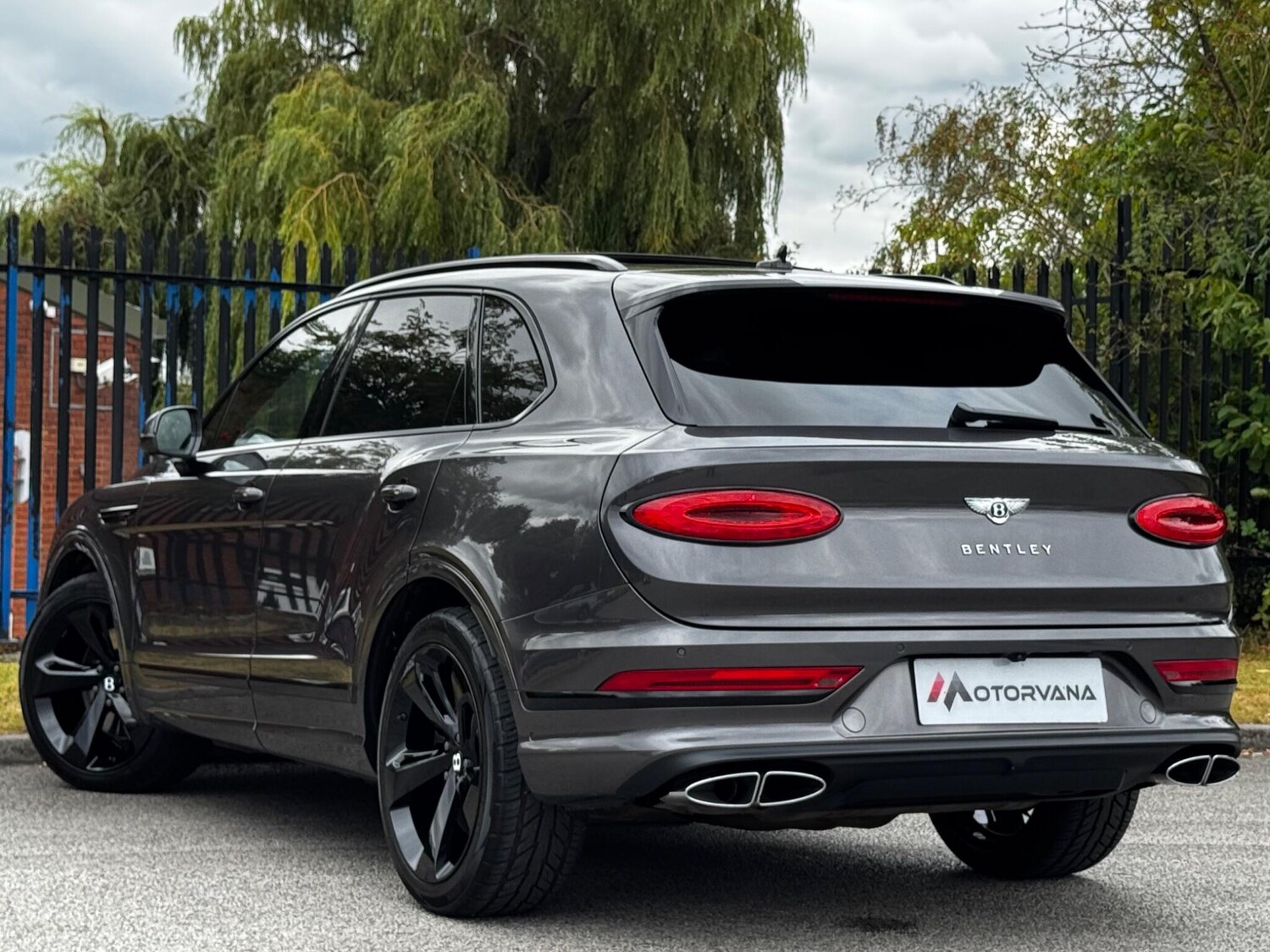 Used Bentley Bentayga 2023 for sale - 76562540: Photo 18